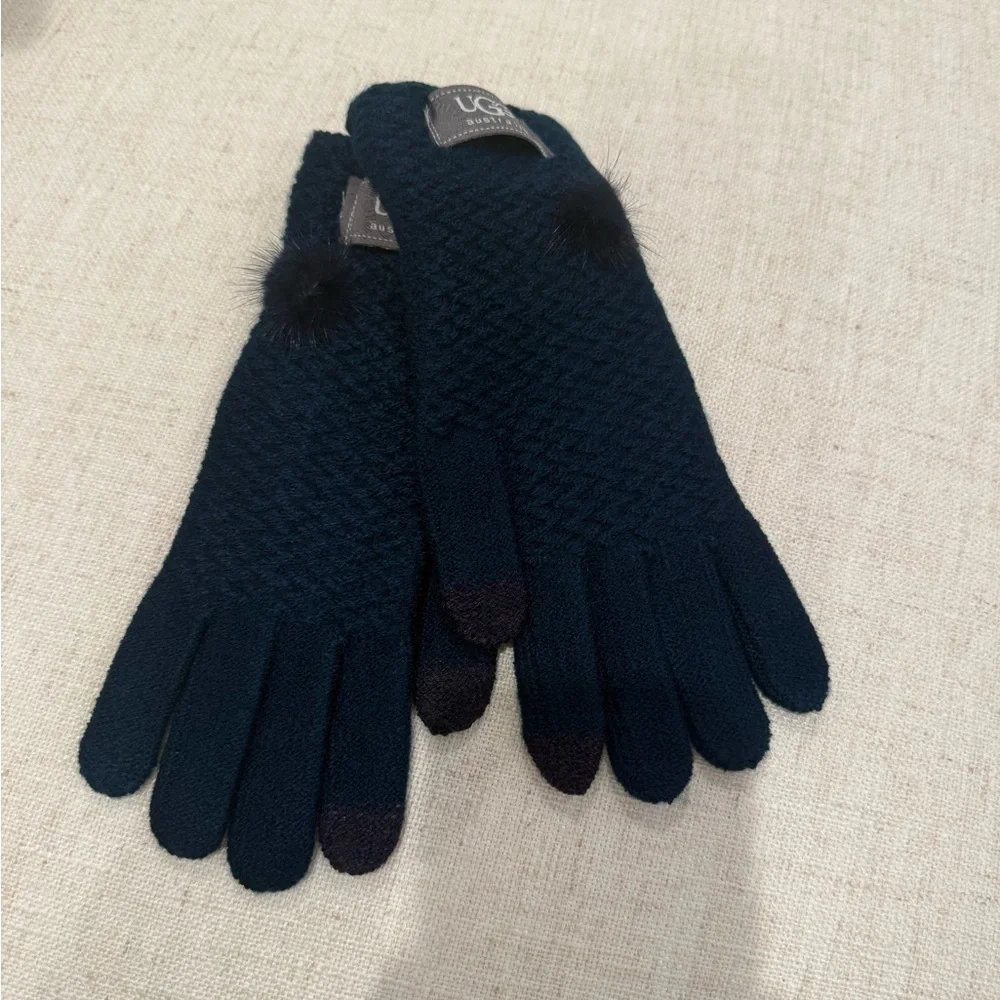 UGG Women's Navy Gloves with Faux Fur Detail